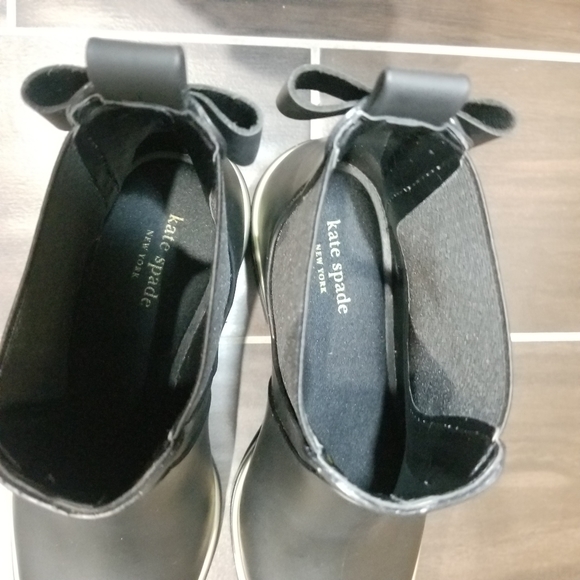 KATE SPADE Edimburg Rubber Rain Boots Black/Gold - Picture 5 of 6